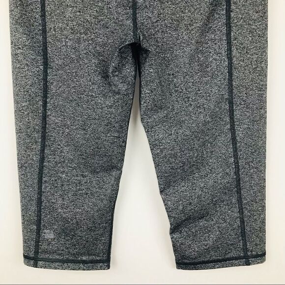 Victoria’s Secret Marled Gray Capri Workout Pants - Picture 6 of 12